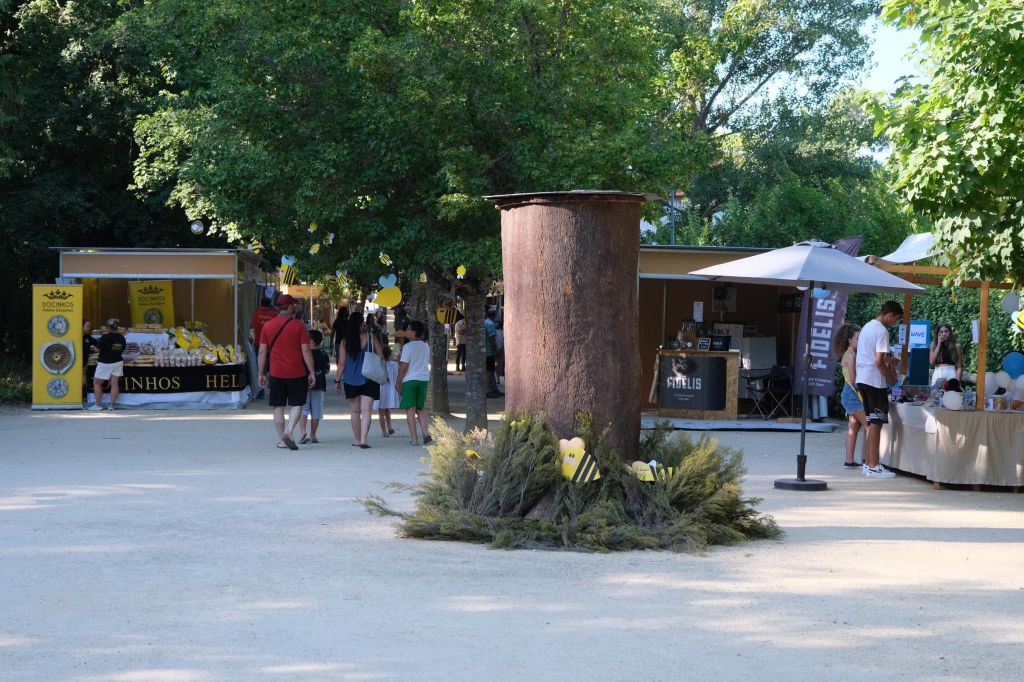 Feira do Mel cumpre tradição atividades para todas as idades em